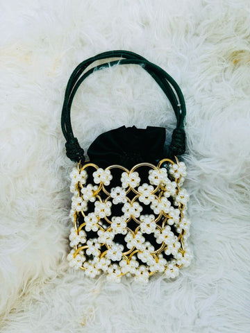 PEARL POTLY CLUTCHE