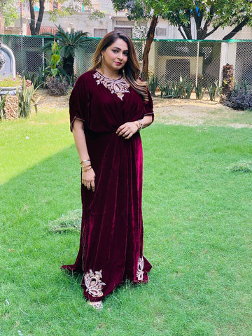 velvet kaftan with neckline embroidery